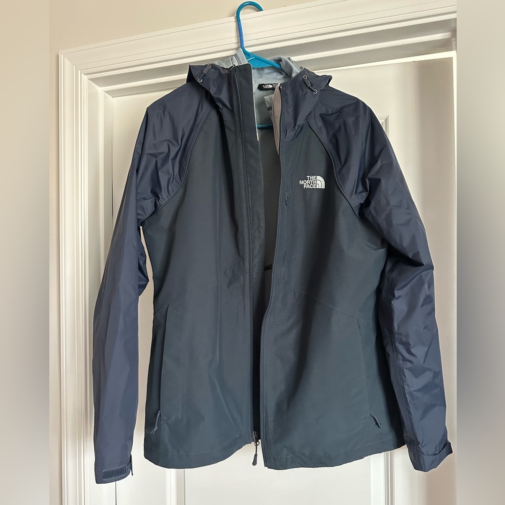North Face dry vent women’s double layered waterproof jacket - size L